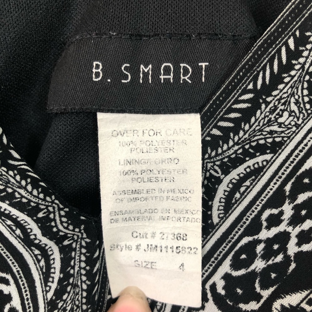 ✨B.Smart V Neck Flowy Dress✨ - Picture 6 of 6